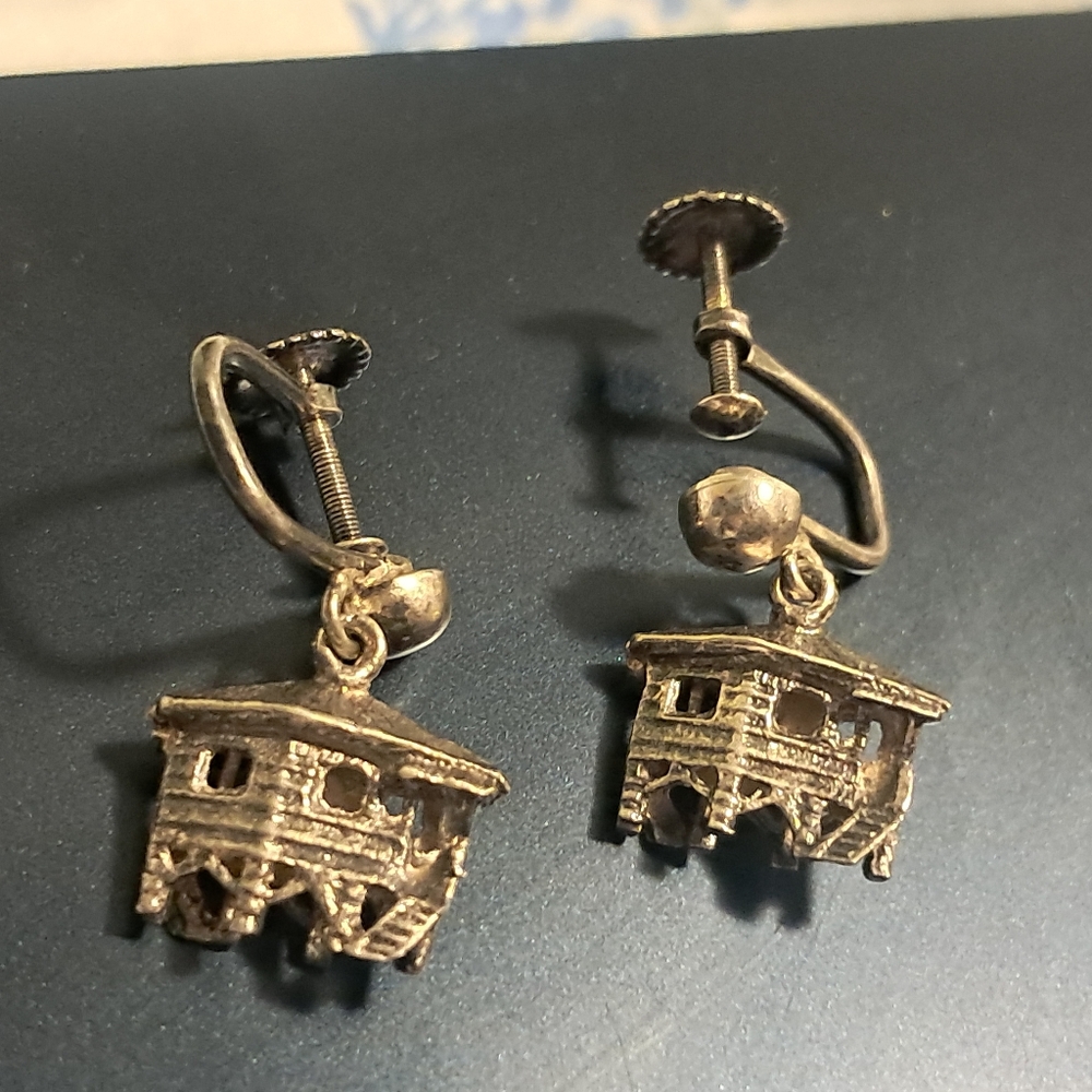 VINTAGE SilverTRIBAL Ethnic Nipa Hut Screw Back Earrings 1960s